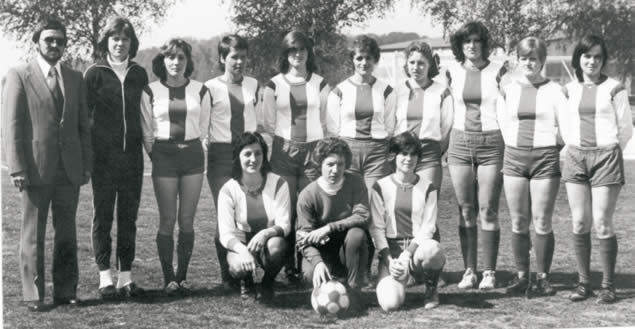 Damen des SVF 76/77 Damen Mannschaft des SV Fautenbach der Saison 1976/77
